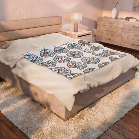 Cozy Velveteen Plush Blanket — “I’m Almost There” Retro Badge Pattern